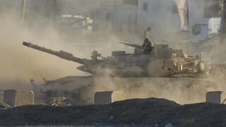 Israeli tanks enter Gaza City outskirts amid reports Hamas accepted ceasefire proposal