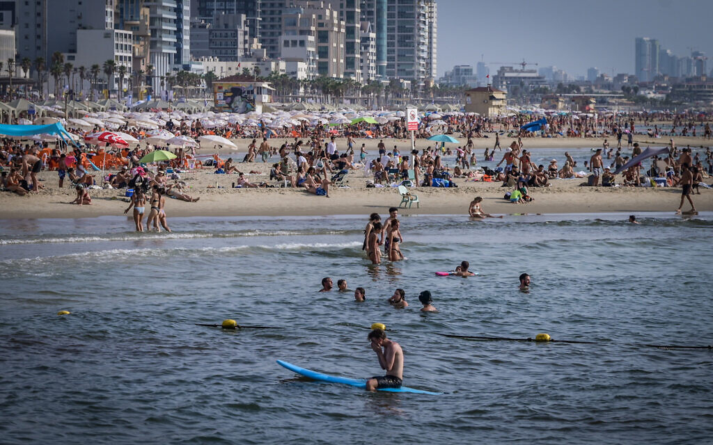 Israel bakes in record heat as temperatures expected to approach 50ºC
