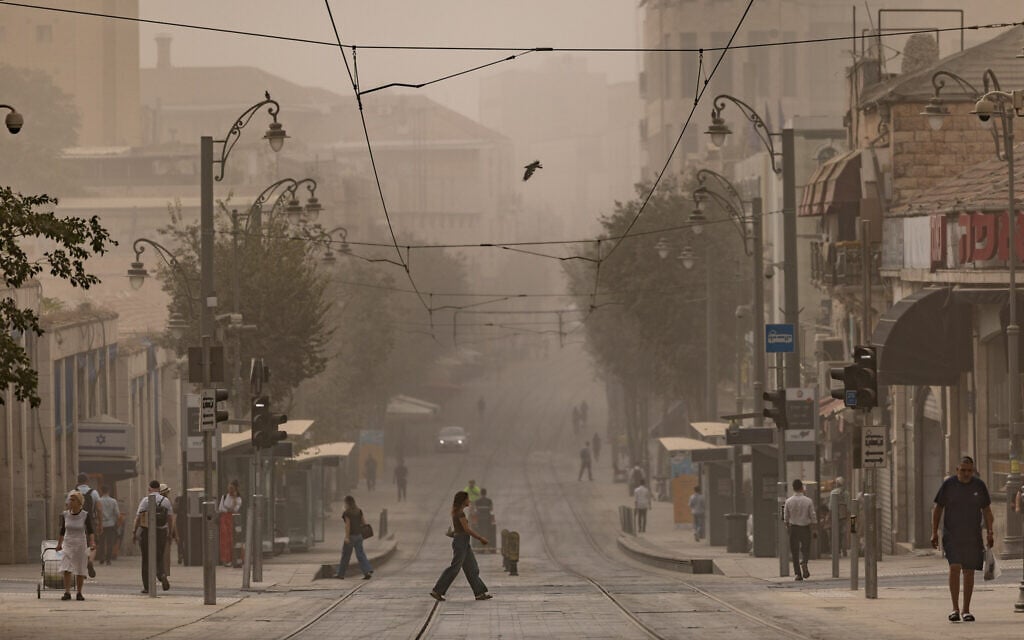 Hazardous air pollution warning issued in Jerusalem amid record-nearing heatwave