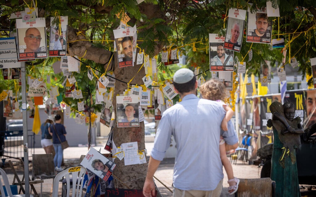 Ex-Mossad agent implicated in Qatargate scandal reportedly took part in hostage talks