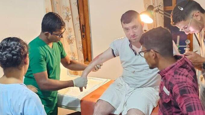 Israeli tourist injured after leaping to escape Tuk-Tuk robbery in Sri Lanka
