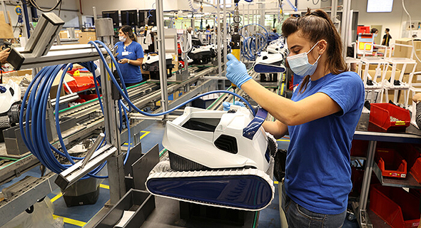 Pool-cleaning robot maker Maytronics is looking to resurface following a deep dive in value
