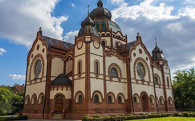 Alexandra Ell | In Spite of Everything: A Tale of Two Jewish Communities in Serbia