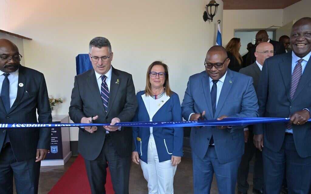 Marking ‘new chapter’ in ties, Sa’ar inaugurates Israeli embassy in Zambia
