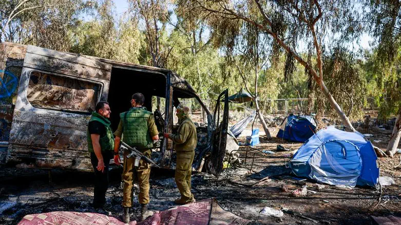 Investigation Reveals: Attack helicopter spotted trucks but did not strike