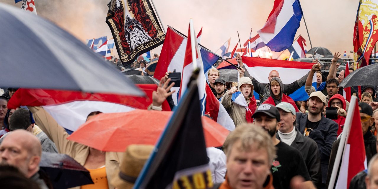 Dutch police use tear gas against anti-immigration protesters