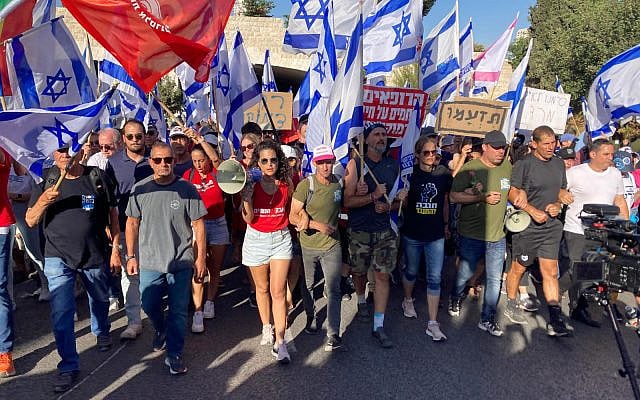 Gilad Peled | Hannah Einbinder, Don’t Give Up on Us Israelis