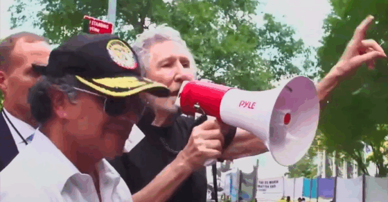 Roger Waters Stands with Petro Urging U.S. Troops to Defy Trump