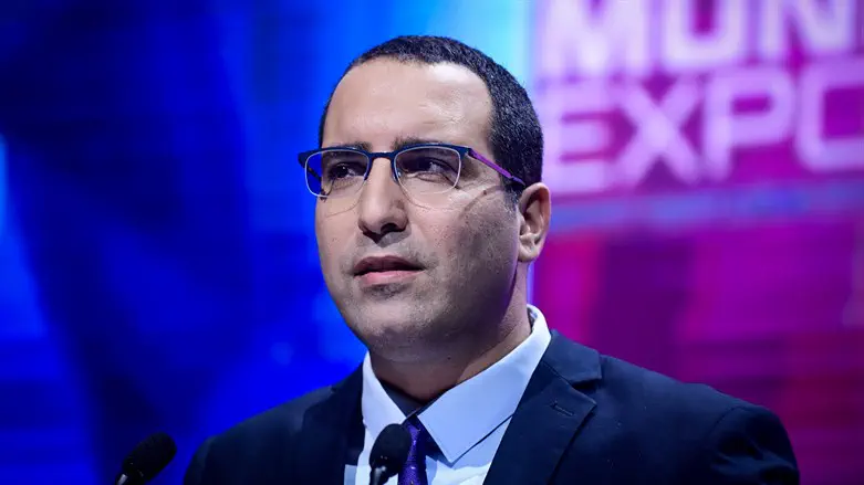 Channel 12 journalist: Netanyahu critics are ‘a violent and embarrassing cult’