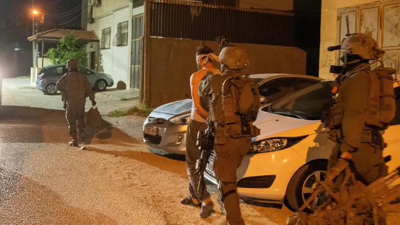Terrorists suspected of throwing explosive device arrested