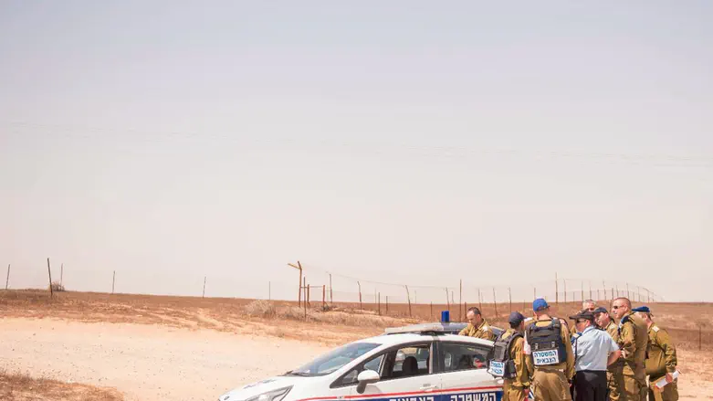 Military Police arrest two yeshiva students at home for draft evasion