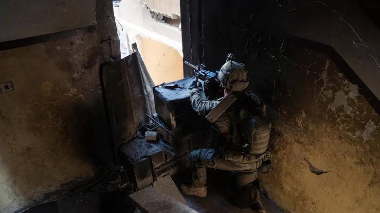 Watch: Israeli commandos seize a large Hamas supply cache