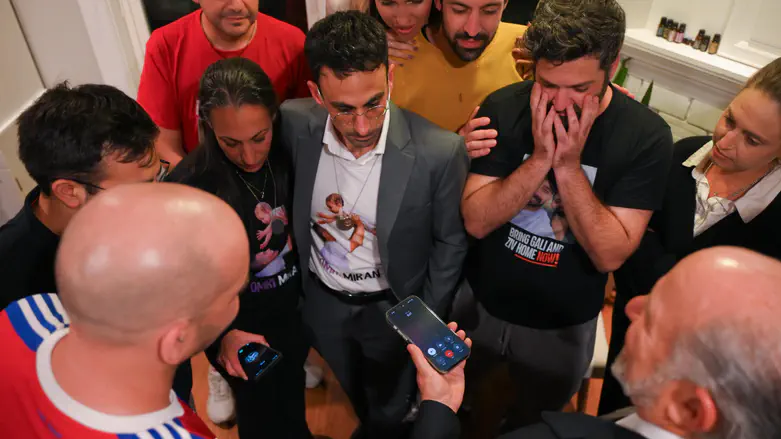 Watch: Hostage family members and captivity survivors thank Trump