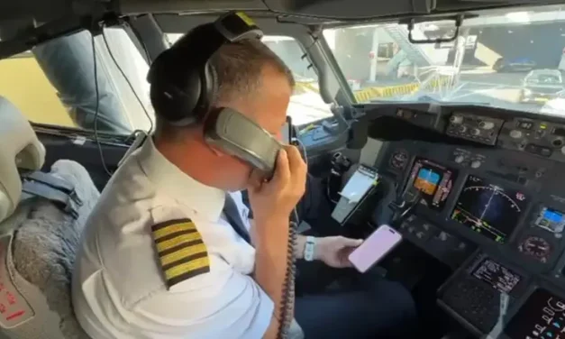 ‘Flight of hope’: Pilot’s warm congratulations to hostages’ families on board