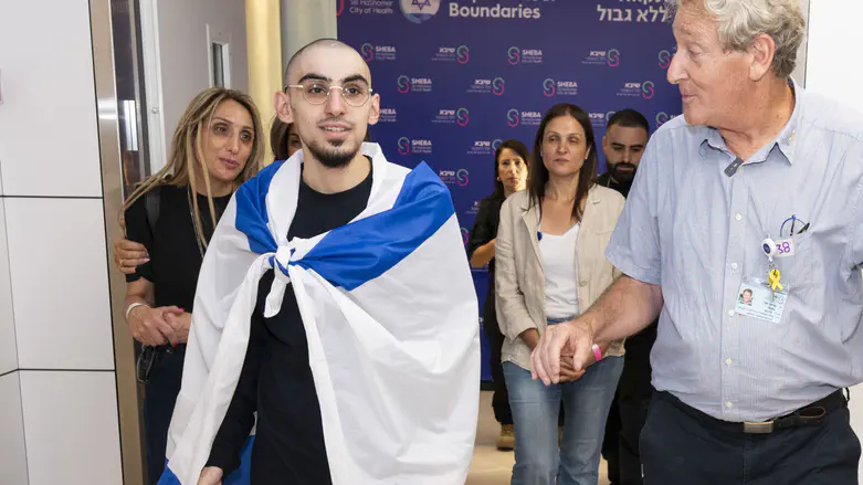 Rom returned from captivity and donned tefillin