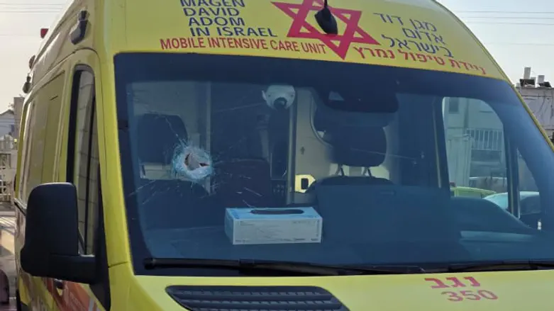 Paramedic injured in rock attack on southern Israel