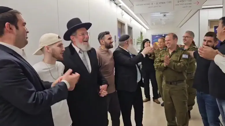 Watch: Chief rabbi dances with freed hostages