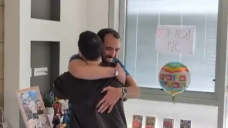 Heartwarming reunion | Watch: Tal Shoham surprises fellow former hostage