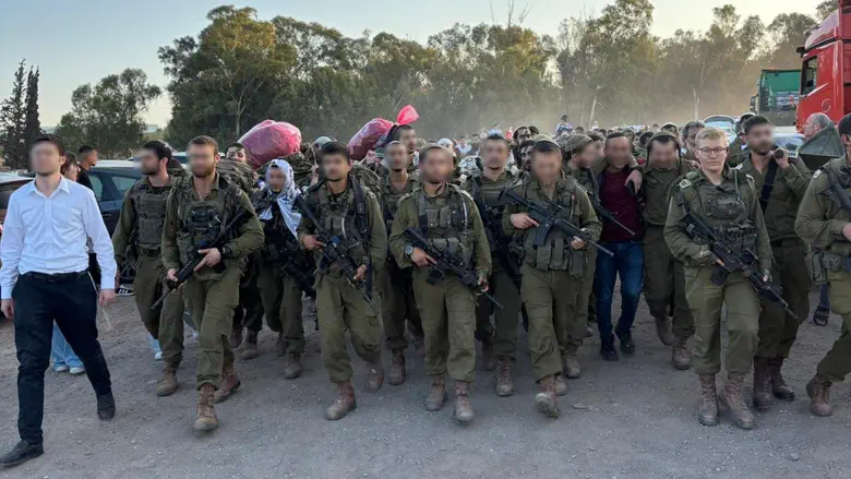 Watch: Netzach Yehuda soldiers complete march for their berets