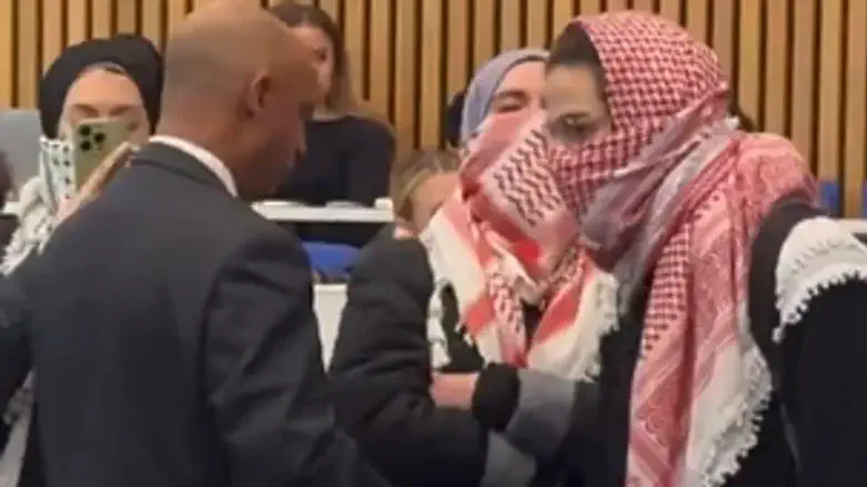 After campus threats, professor ‘apologizes’ for IDF past