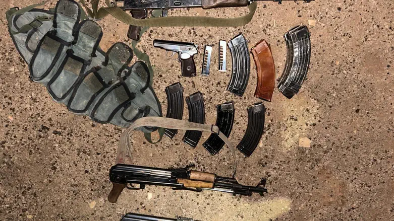 IDF catches suspects smuggling weapons from Syria to Lebanon