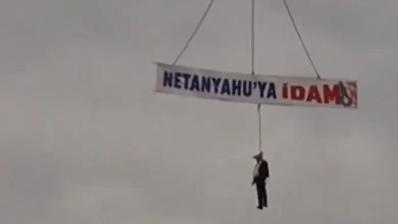 Netanyahu effigy hanged in Turkey
