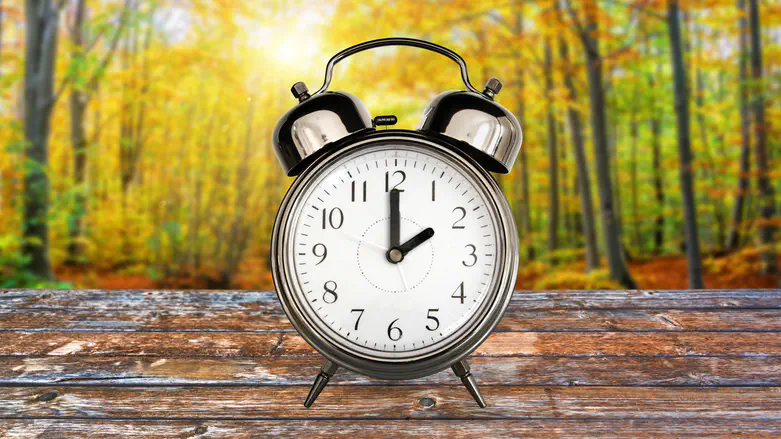 Israel moves its clocks back one hour