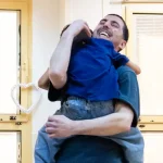 Emotional moment: Freed hostage Elkana Bohbot honored at Eyal Golan concert