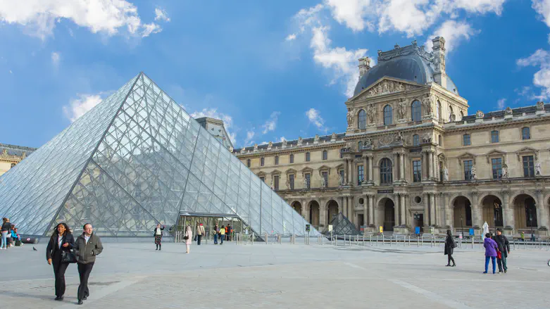Louvre heist suspects arrested