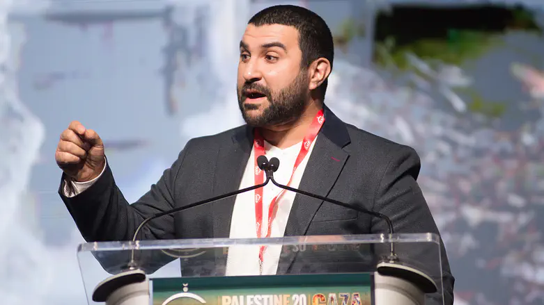 US revokes visa, detains British commentator Sami Hamdi