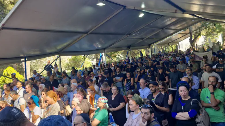 Live from Mt. Herzl: Master Sergeant (Res.) Efi Feldbaum laid to rest