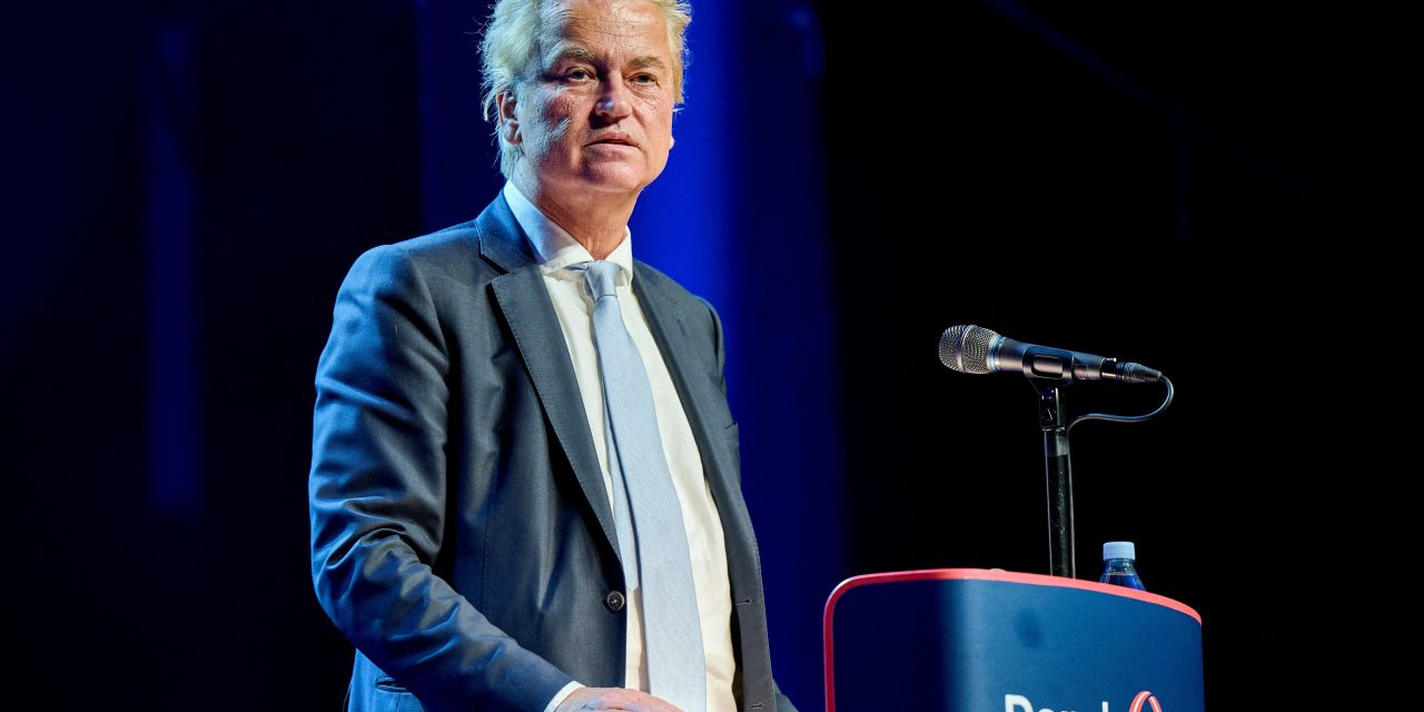 Dutch populist Wilders suspends campaign due to threat
