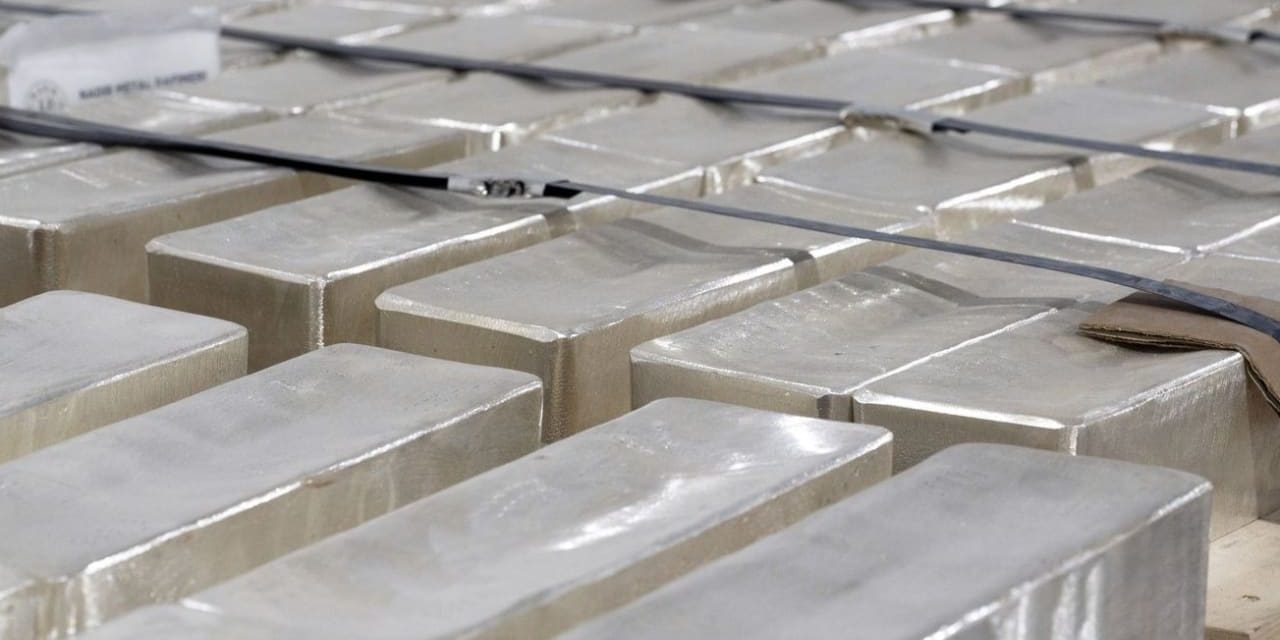 USA Sends Silver Bars to London as Historic Squeeze Hits