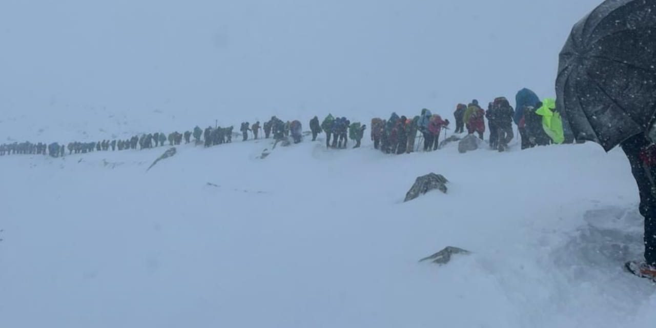 Rescue teams working to save Israelis trapped in Nepali mountain blizzard