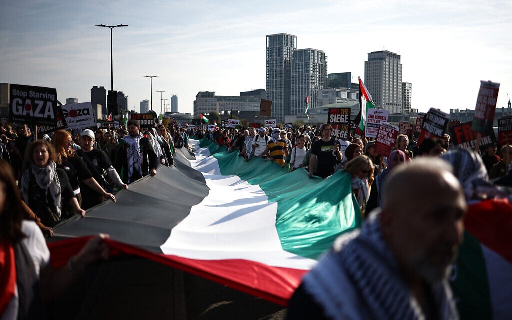 Thousands of anti-Israel protesters march in London, argue Gaza ceasefire isn’t enough