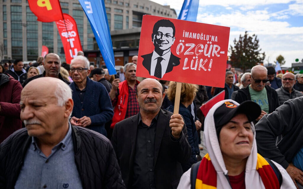 Protests outside Istanbul courthouse, as jailed mayor accused of espionage