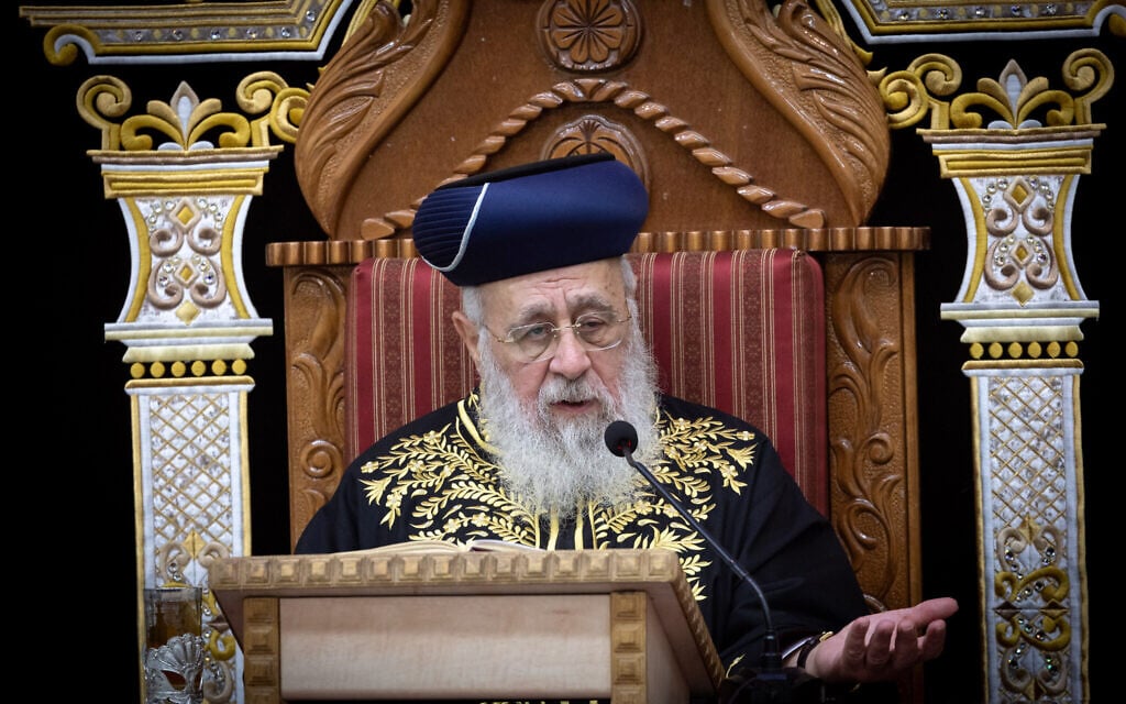 Former chief rabbi calls father of slain soldier a ‘heretic’ for backing Haredi draft
