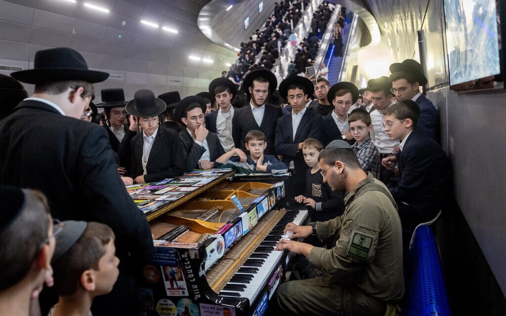 Daily Briefing Oct. 30: Day 755 – Law and politics in the Haredi anti-draft rally