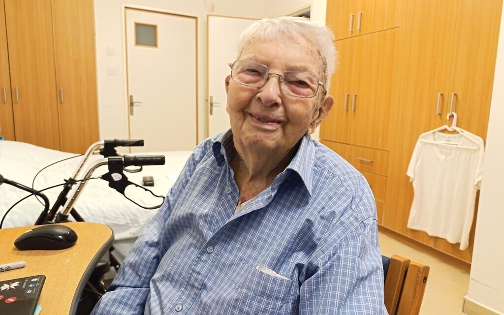 Last surviving Warsaw Ghetto Uprising fighter Michael Smuss dies at 99