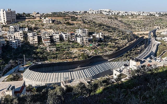 Stephen M. Flatow | What the Red Signs of the West Bank Really Say about Peace