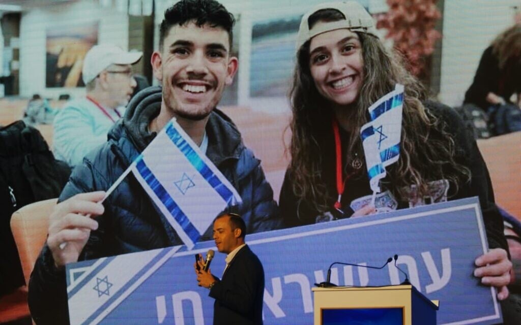 New immigration plan seeks to match olim with jobs before they arrive in Israel
