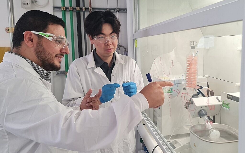 Pulling mussels for a gel, Technion team creates bio-glue to seal internal wounds