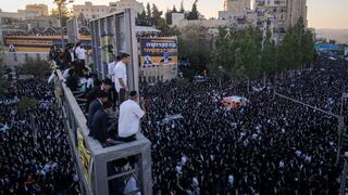 Only 2,000 police at Jerusalem rally where young man fell: ‘No one stopped protesters climbing’