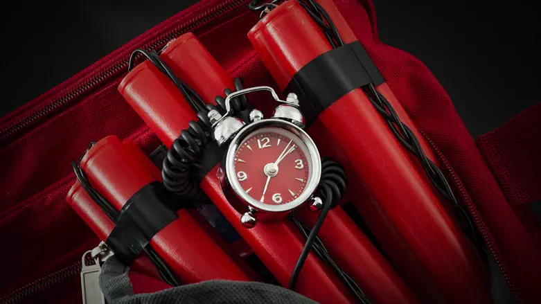 California man charged after synagogue bomb threats