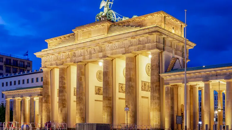 Activists scale Brandenburg Gate, arrested after pro-Palestinian banner display
