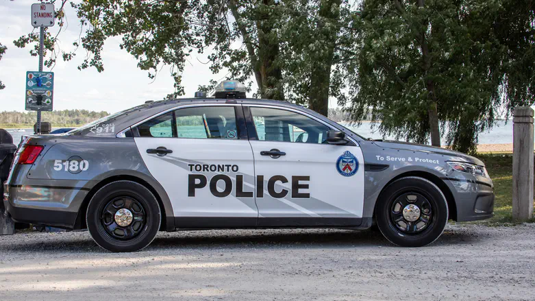 Suspect sought after alleged hate crime against Jewish man in Toronto