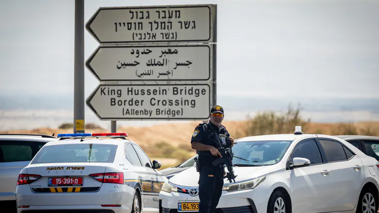 Netanyahu instructs reopening of Allenby Crossing two months after deadly attack