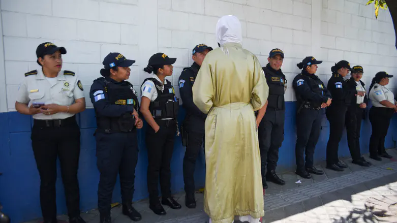 Colombia: 17 minors rescued from Lev Tahor cult