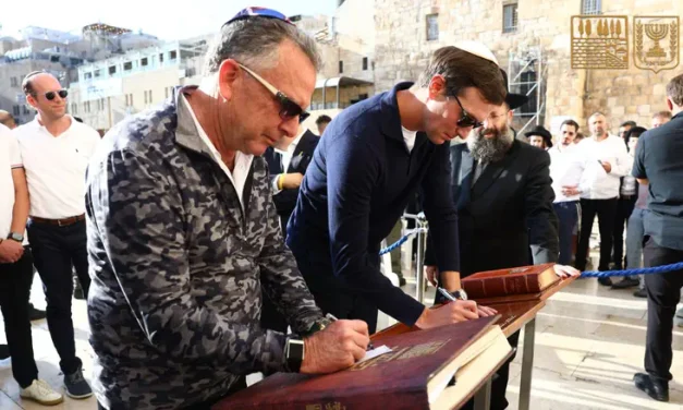 In the shadow of the Court Jew