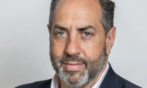 This is the moment for the Jewish People to choose unity